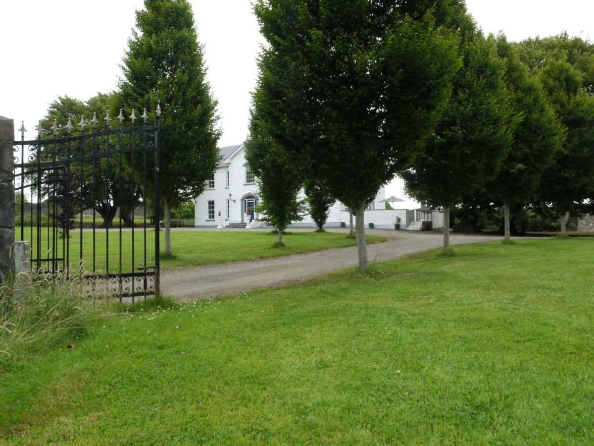 Отели типа «постель и завтрак» The Carriage Houses at Beechpark House Бунратти-11